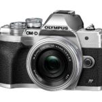 Olympus OM-D EM-10 Mark IV kit m/ M.ZUIKO ED 14-42 mm f/3.5-5.6 EZ